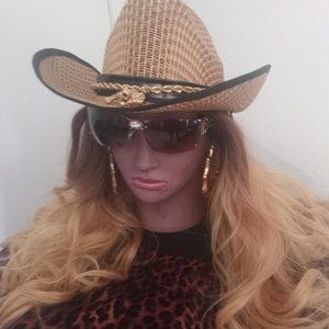Tan Cowgirl Hat With Gold Chain with Phanter Head